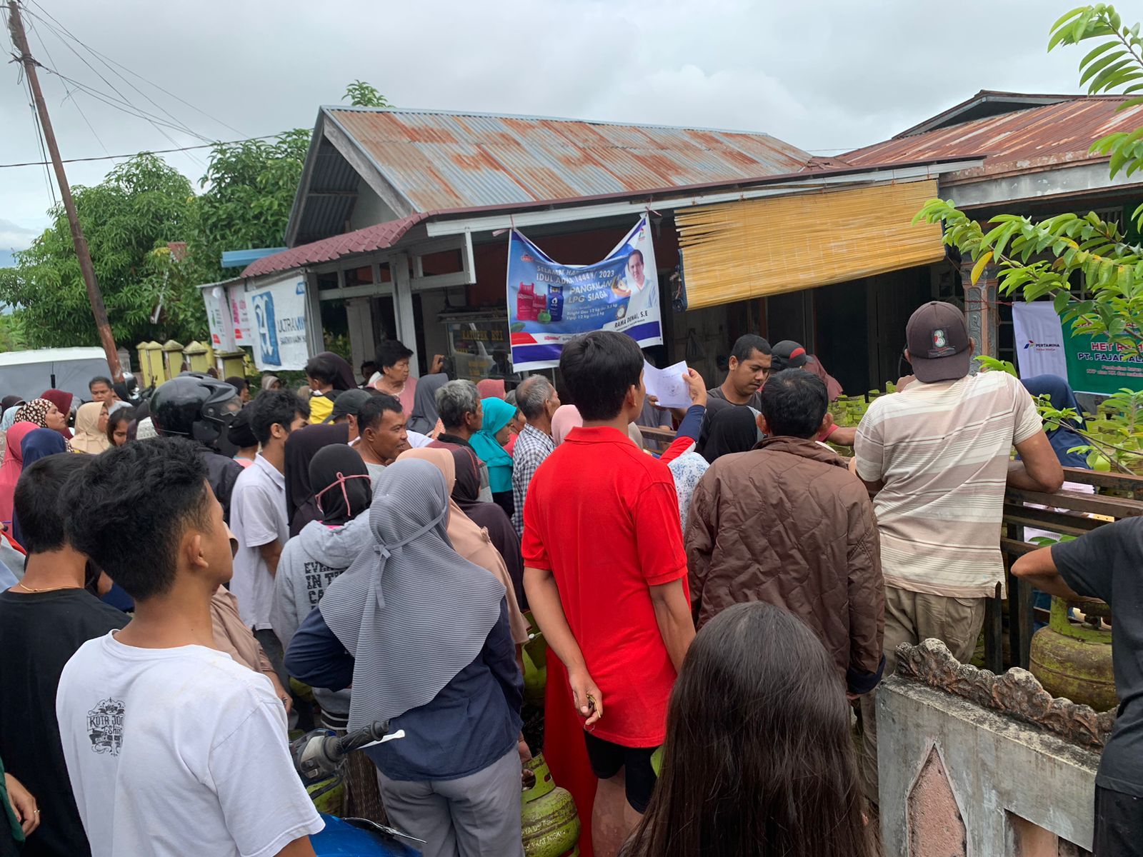 Foto Gas 3 Kg Langka, Pemko Solok Gelar Operasi Pasar