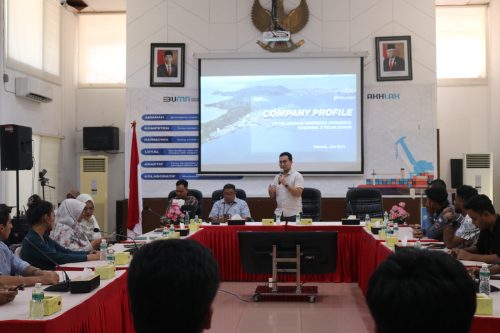 Foto Mahasiswa Unand Kunjungi Pelindo Regional 2 Teluk Bayur,Ini Tujuannya