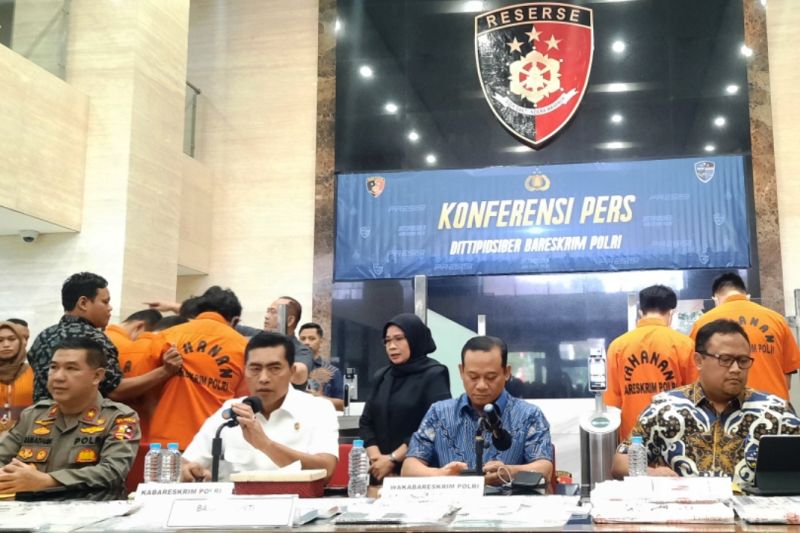 Foto Bareskrim Ungkap Kejahatan IMEI Ilegal Rugikan Negara Rp353,7 Miliar