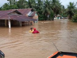 Foto Dua Balita Meninggal Dunia Tertimbun Material Longsor di Padang