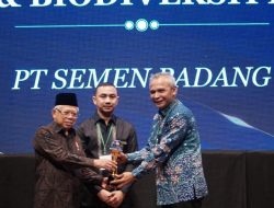 Foto Penghargaan Padmamitra Award 2022 Jadi Kado Istimewa HUT ke-65 Pengambilalihan PT Semen Padang