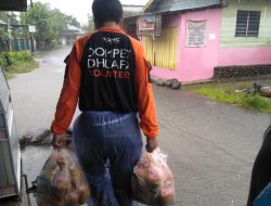 Foto DDS Bagikan Sarapan pada Korban Banjir