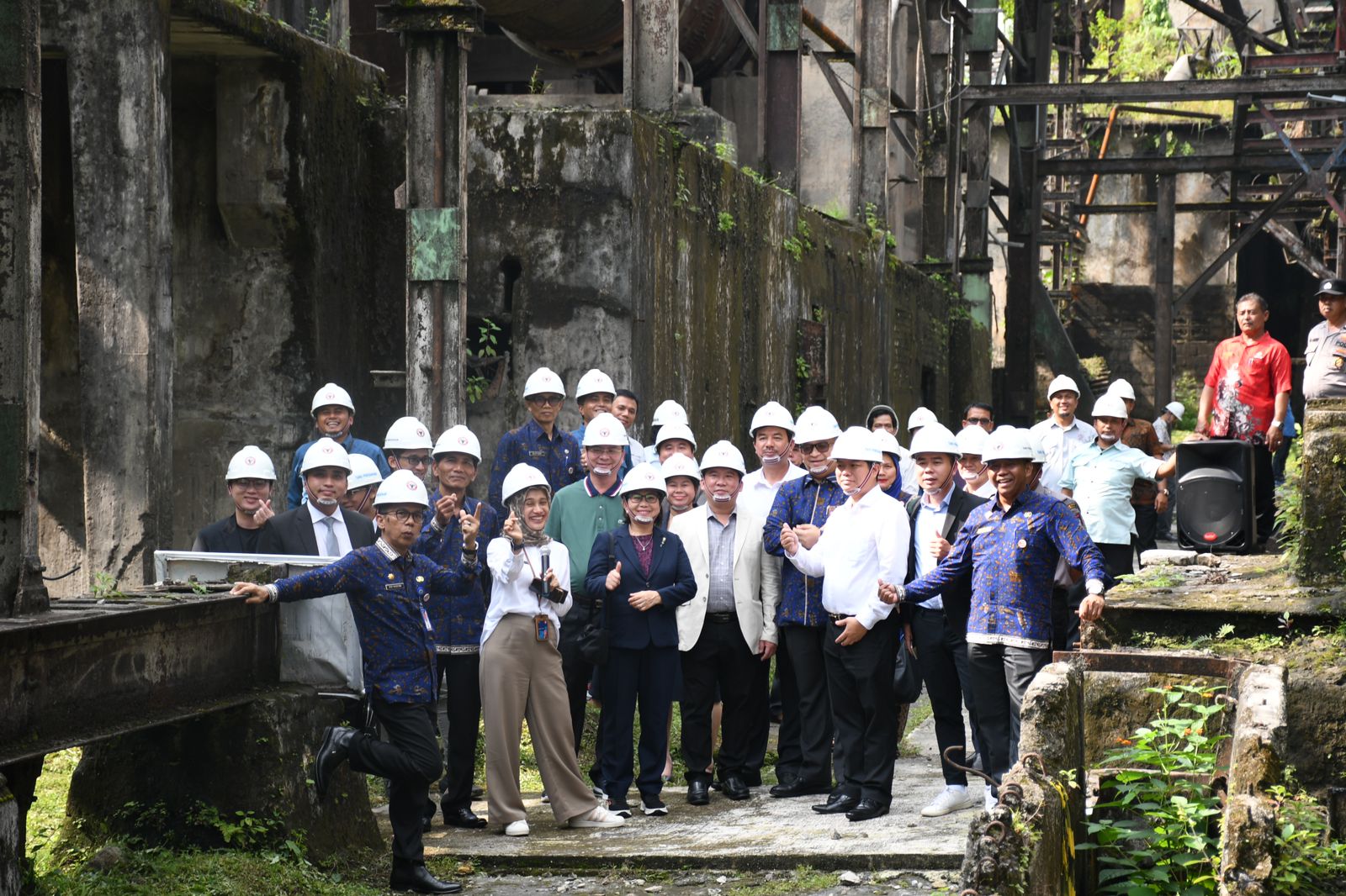 Foto Kunjungi Indarung I, Delegasi Vietnam Nyatakan Kekagumannya