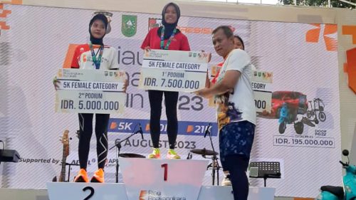 Foto 4 Pelari Fairruning Harumkan Nama Sumbar di Riau