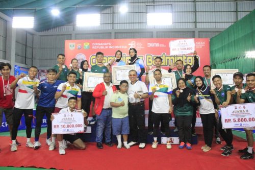 Foto Didukung BRI RO Padang, Turnamen Badminton Piala Kapolda Sumbar Sukses