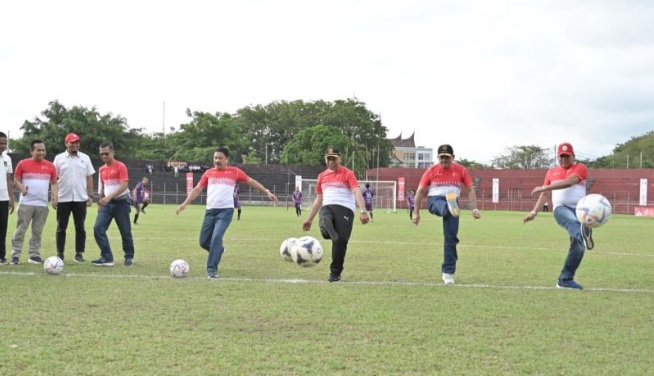 Foto Meriahkan HUT RI, Dispora Sumbar Gelar Turnamen Piala Gubernur U40