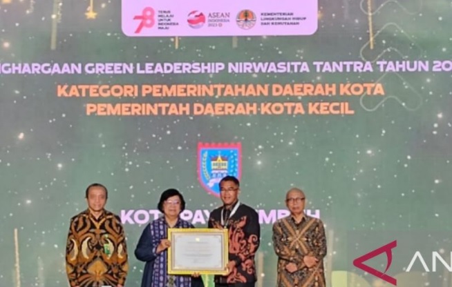 Foto Pemko Payakumbuh Raih Penghargaan Green Leadership Nirwasita Tantra dari KLHK