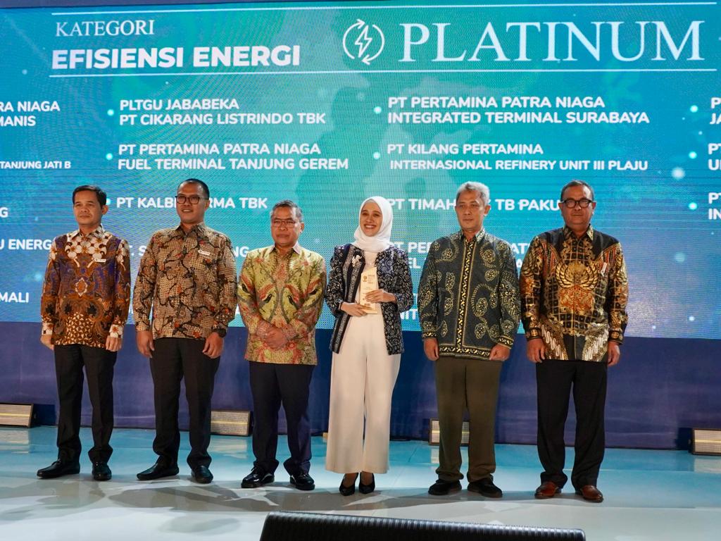 Foto Semen Padang Sukses Raih 5 Penghargaan ENSIA 2023