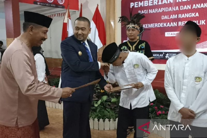 Foto 3.334 Narapidana di Sumbar Peroleh Remisi HUT RI