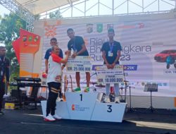 Foto Rikki Martin Simbolon Tercepat di Riau Bhayangkara Run Kategori 21K