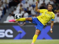 Foto Duet Ronaldo-Mane Bawa Al Nassr Menang 5-0