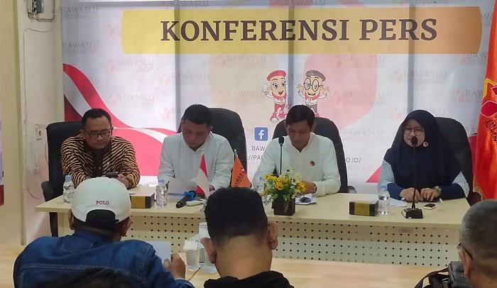 Foto Bawaslu Padang Panjang Awasi Pelaksanaan Pemutakhiran DPTb dan DPK