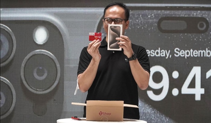 Foto Lineup iPhone 15 dan iPhone 15 Pro Kini Tersedia di Telkomsel TShop