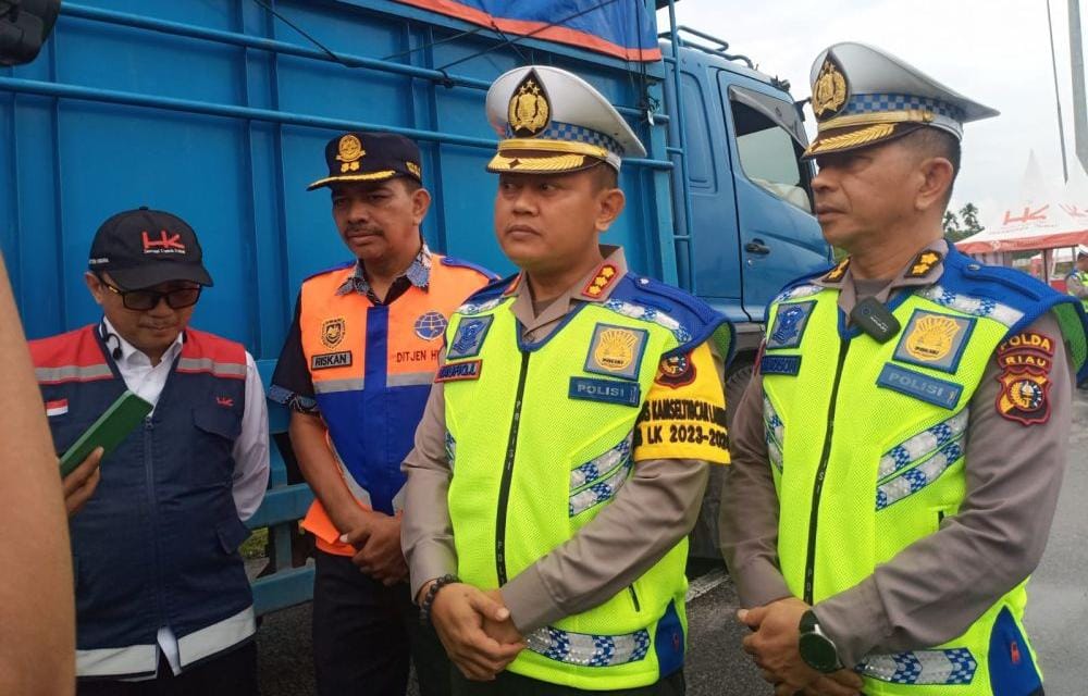 Foto Masuk Jalan Tol Permai dan Penang, Truk ODOL Diminta Putar Balik