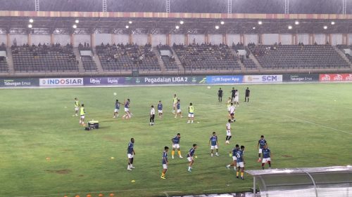 Foto Mati Lampu, Kick Off PSPS Riau Vs Persiraja Ditunda 30 Menit