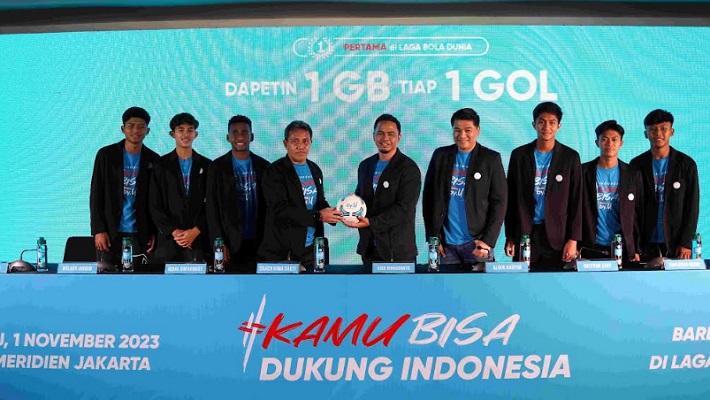 Foto Bersama by.U, #KamuBisa Dapat 1 GB Tiap 1 Gol Selama untuk Semangat Indonesia di Laga Bola Dunia