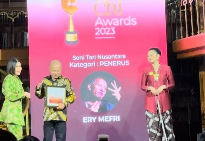 Foto Koreografer Ery Mefri Terima The Cultural Heritage of Indonesia Award 2023