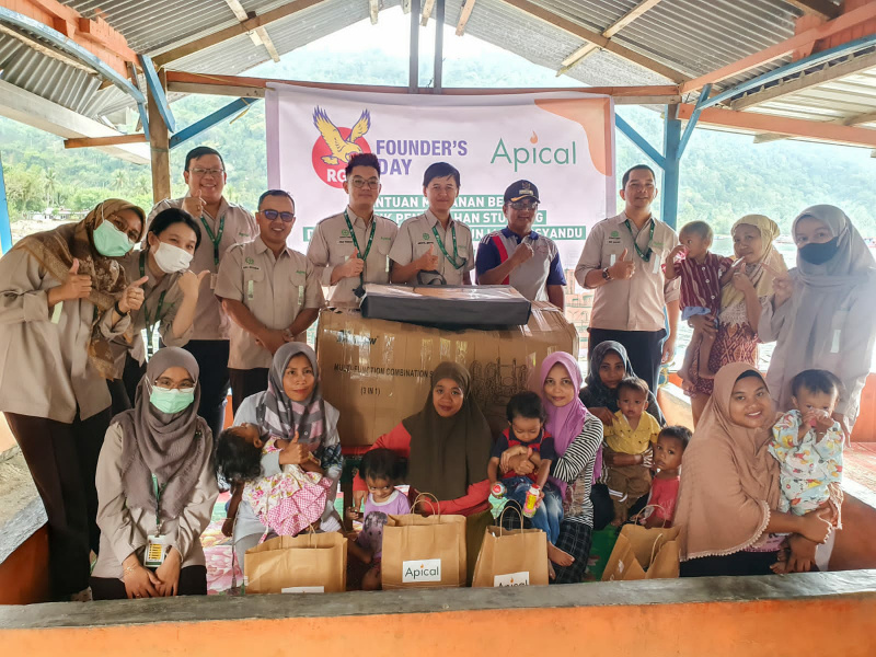 Foto Jajaran Apical Group Padang Berpartisipasi dalam Baksos Peringati RGE's Founder Day 2023