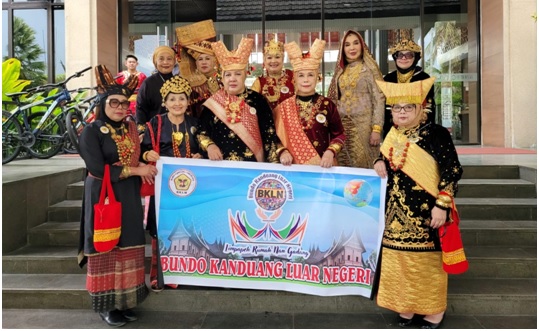 Foto Seminar Bundo Kanduang Luar Negeri di Batusangkar Menyoal ABS-SBK