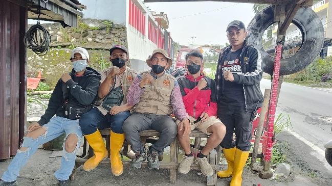 Foto Pasca Erupsi Gunung Merapi, KSB Bukik Batabuah Canduang Siaga