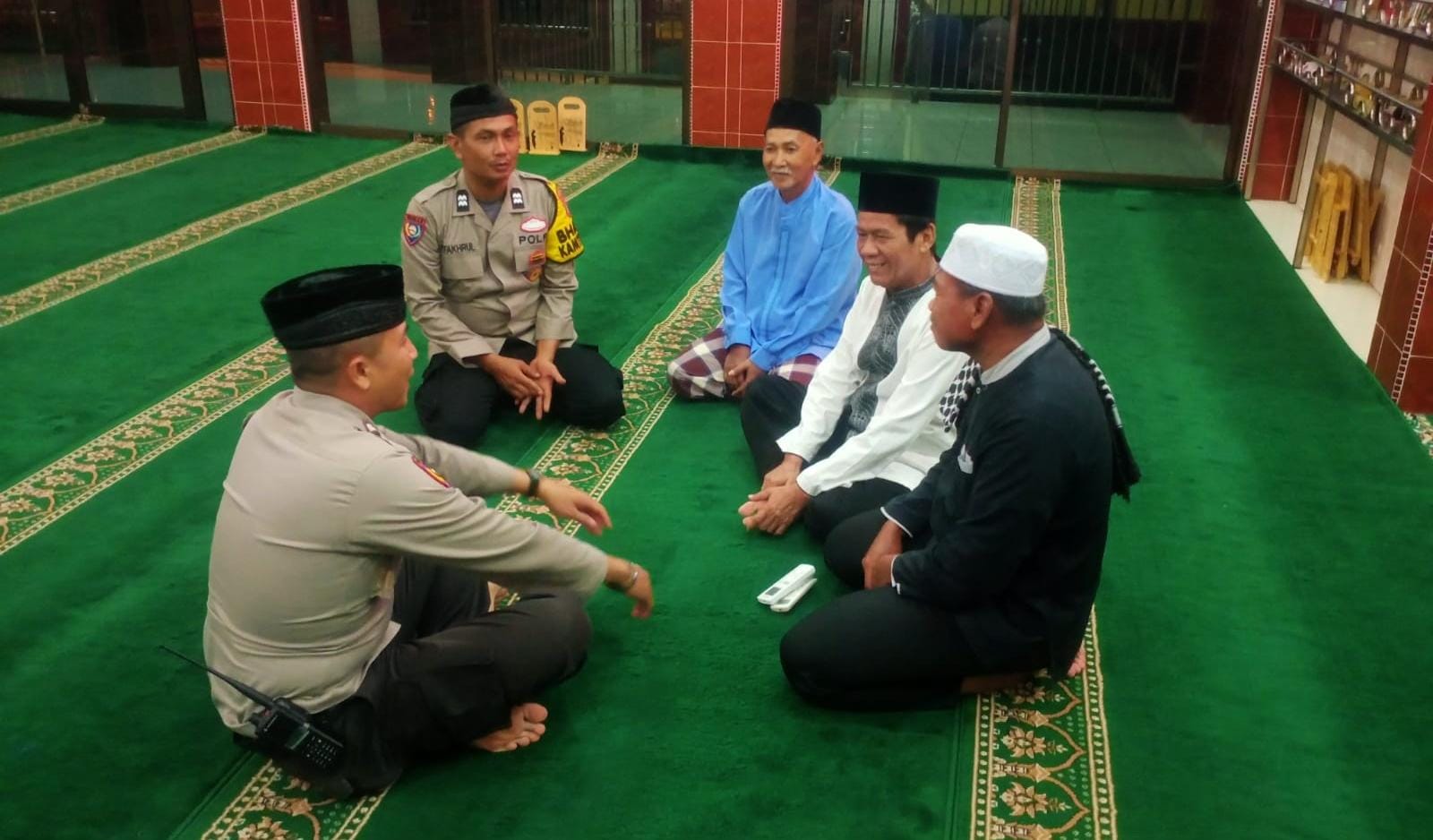 Foto Dialog Kamtibmas Polsek Sukajadi Ajak Masyarakat Jaga Kondusifitas Pemilu 2024