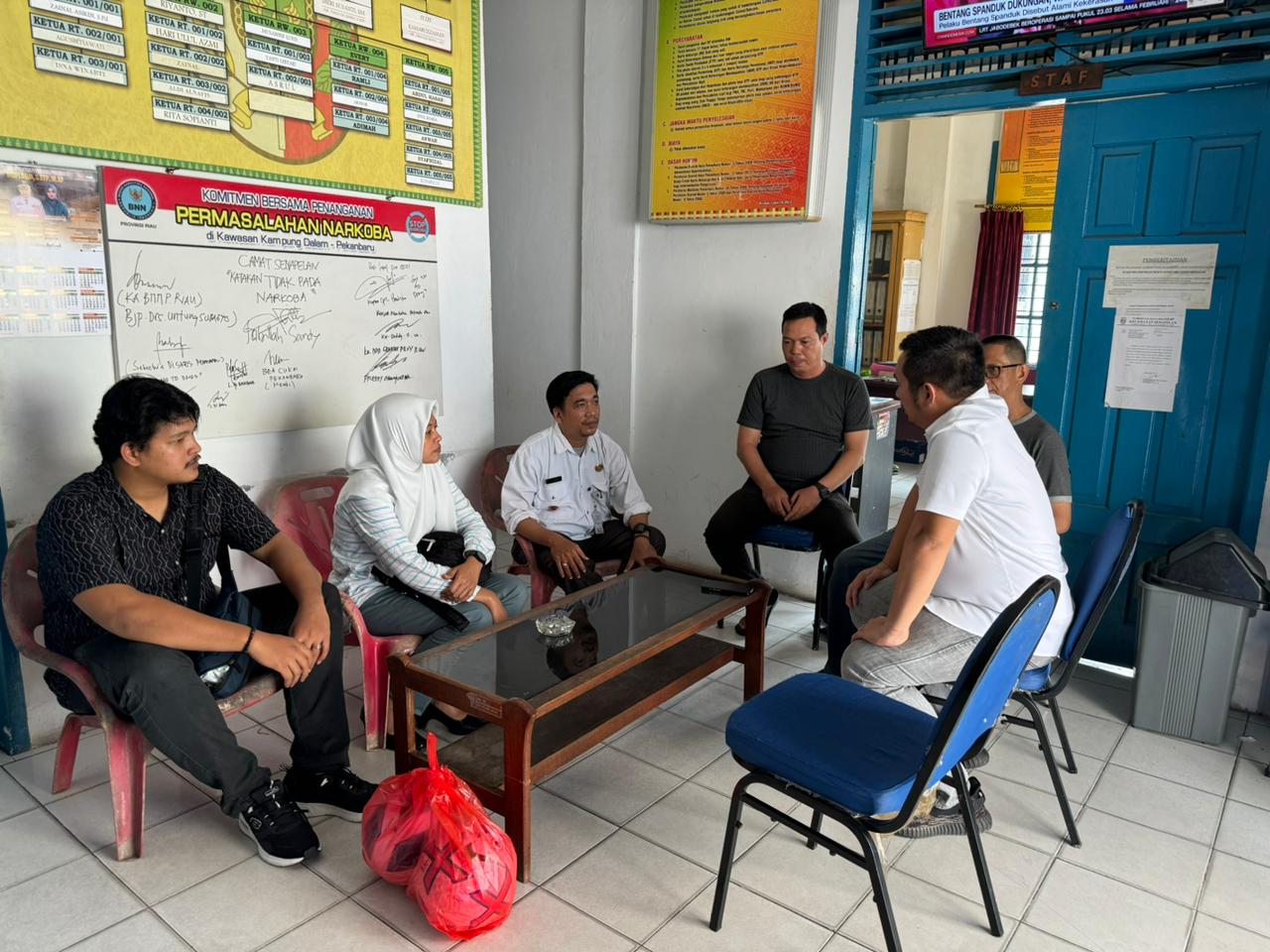 Foto Polres Pekanbaru Gelar Diskusi Cegah Narkoba dan Himbauan Pemilu Damai di Kampung Dalam