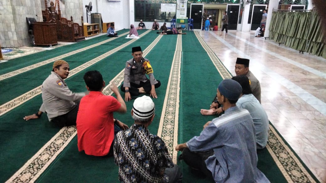 Foto Polsek Pekanbaru Kota Sosialisasi Cooling System di Masjid Awaluddin