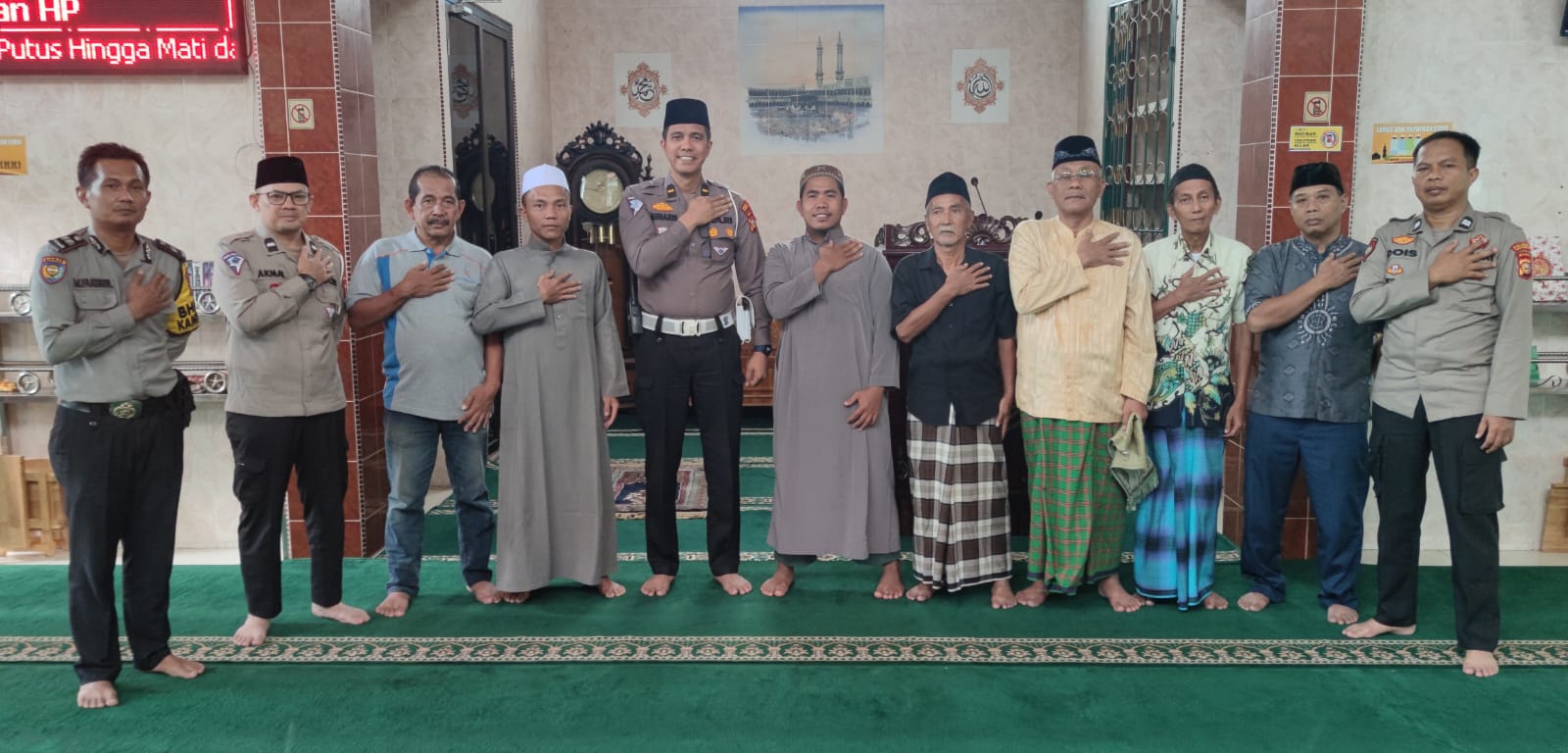 Foto Polri Sosialisasi Pemilu Damai di Masjid Jami' Al Muamalah