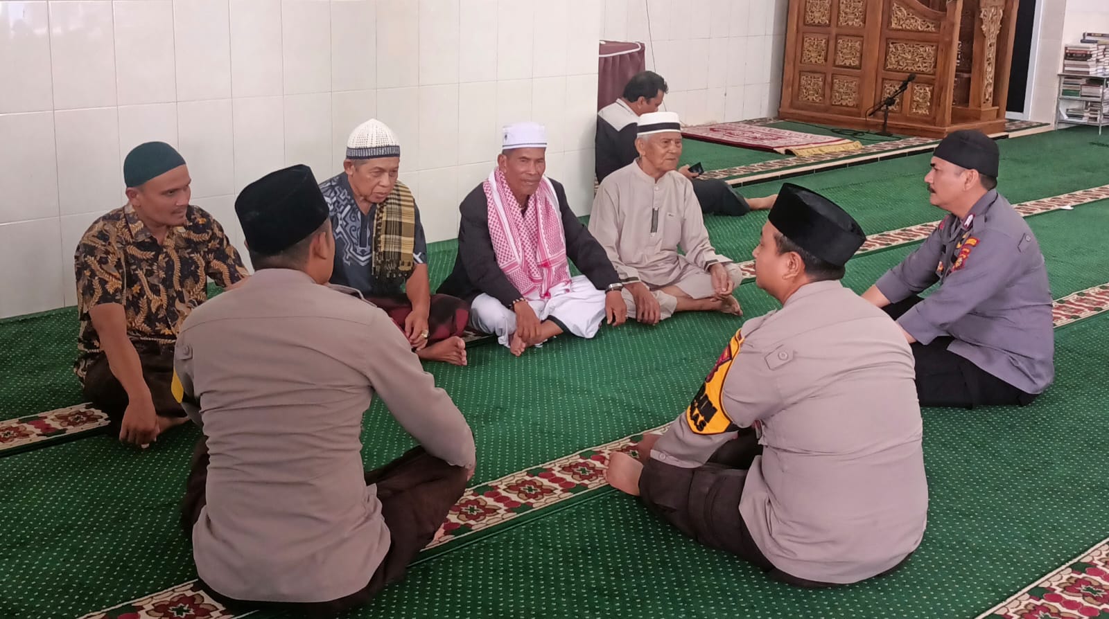 Foto Polsek Senapelan Ajak Masyarakat Minimalisir Penyebaran Isu Provokatif Menjelang Pemilu