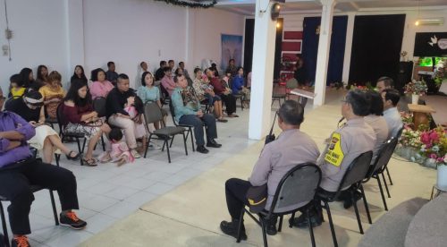 Foto Polisi Pekanbaru Sosialisasi Cooling System Pemilu Damai di Gereja Silom Pekanbaru