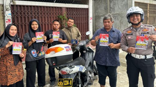 Foto Ditlantas Polda Riau Sampaikan Pesan Pemilu Damai 2024 melalui Petugas BPKB Delivery