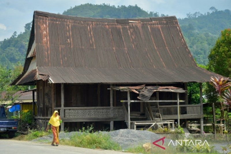 Foto Disdikbud Padang Upayakan Pelestarian Rumah Gadang Kajang Padati