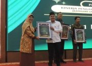 Foto Kemenag Pekanbaru Raih Penghargaan Terbaik II Kategori Pengamanan BMN