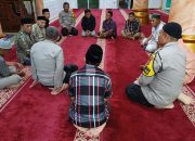 Foto Polsek Senapelan Pesankan Pemilu Damai ke Jamaah Masjid Nurul Iman Kelurahan Sago