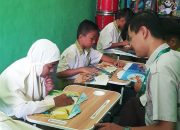 Foto Apical Salurkan Bantuan untuk SD Muhammadiyah 9 di Lubuk Begalung, Padang