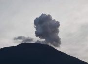 Foto Aktivitas Gunung Marapi Cenderung Meningkat