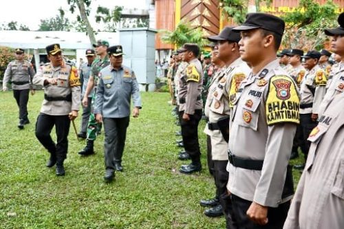 Foto Sukses, Begini Apel Gelar Pasukan Satgas Linmas untuk Amankan Pemilu Pekanbaru