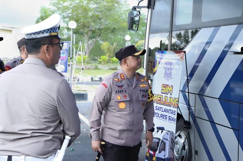 Foto Kapolres Resmikan Pelayanan SIM Keliling Polres Siak