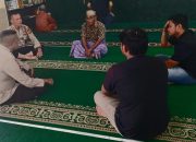 Foto Polsek Senapelan Subuh Berjamaah dan Dialog Kamtibmas di Mushola Nurul Ikhlas