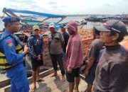 Foto Patroli Perairan Ditpolairud Polda Riau di Inhil Fokuskan Sosialisasi Cooling System dan Keselamatan Kapal