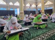 Foto Peringati Israk Mikraj, Masjid Al Hikmah Gelar Khat Alquran