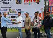 Foto Wakil Sekjen I PWI Pusat Raja Pane Serahkan 10.000 Bibit Pohon ke Ancol