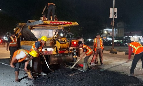 Foto Ratusan Lubang Jalan di Pekanbaru Sudah Diperbaiki Pemprov Riau