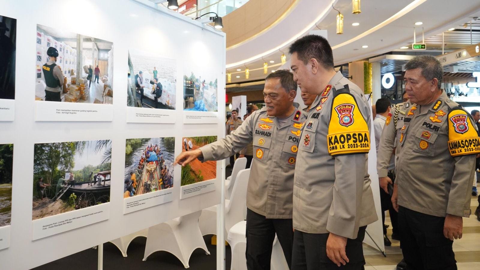 Foto Diikuti Ribuan Peserta, Kapolda Riau Hadiri Exhibition Photo Cooling Sistem Pemilu 2024 di Living World