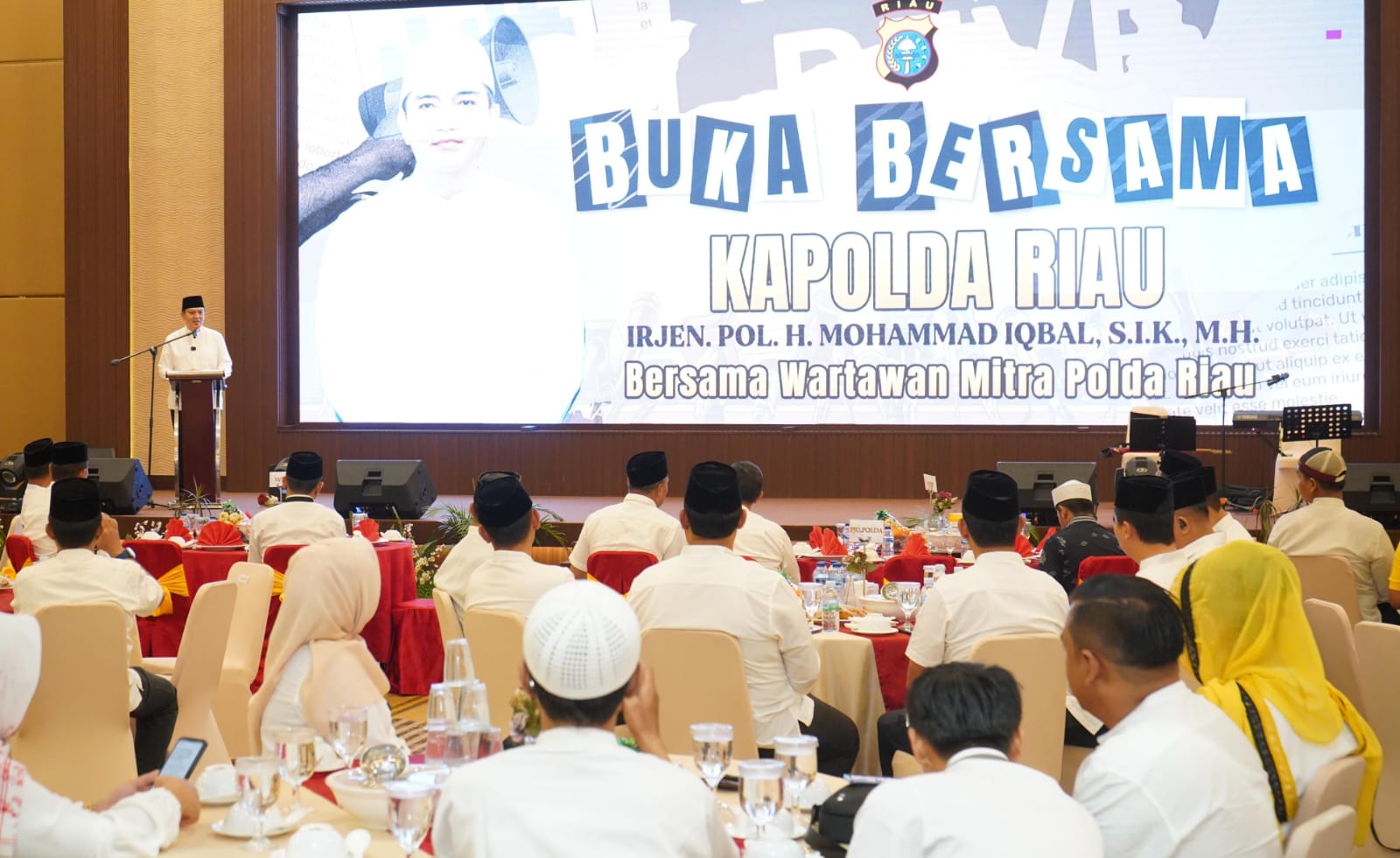 Foto Buka Bersama, Kapolda Puji Peran Media Saat Pemilu