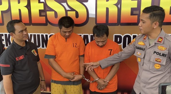 Foto Dua Spesialis Pencuri Honda Beat Diringkus di Pekanbaru