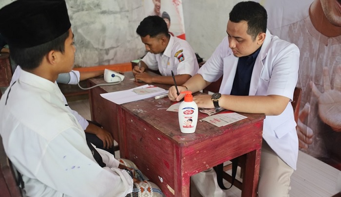Foto Kemenag bersama Unilever Indonesia Melalui Lifebuoy Beri Pelatihan dan Edukasi Kesehatan kepada Santri PP Nurul Yaqin Al Hidayah Padang