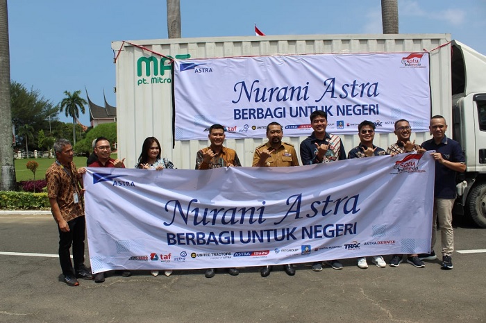 Foto Nurani Astra Serahkan Bantuan untuk Korban Banjir dan Tanah Longsor di Sumatra Barat