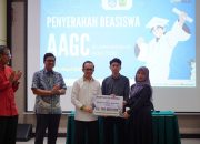 Foto 100 Mahasiswa Unand Terima Beasiswa dari Alumni dan Komunitas