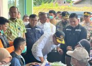 Foto Mentri PMK Tinjau Lokasi Banjir  dan Tanah Longsor di Koto XI Tarusan